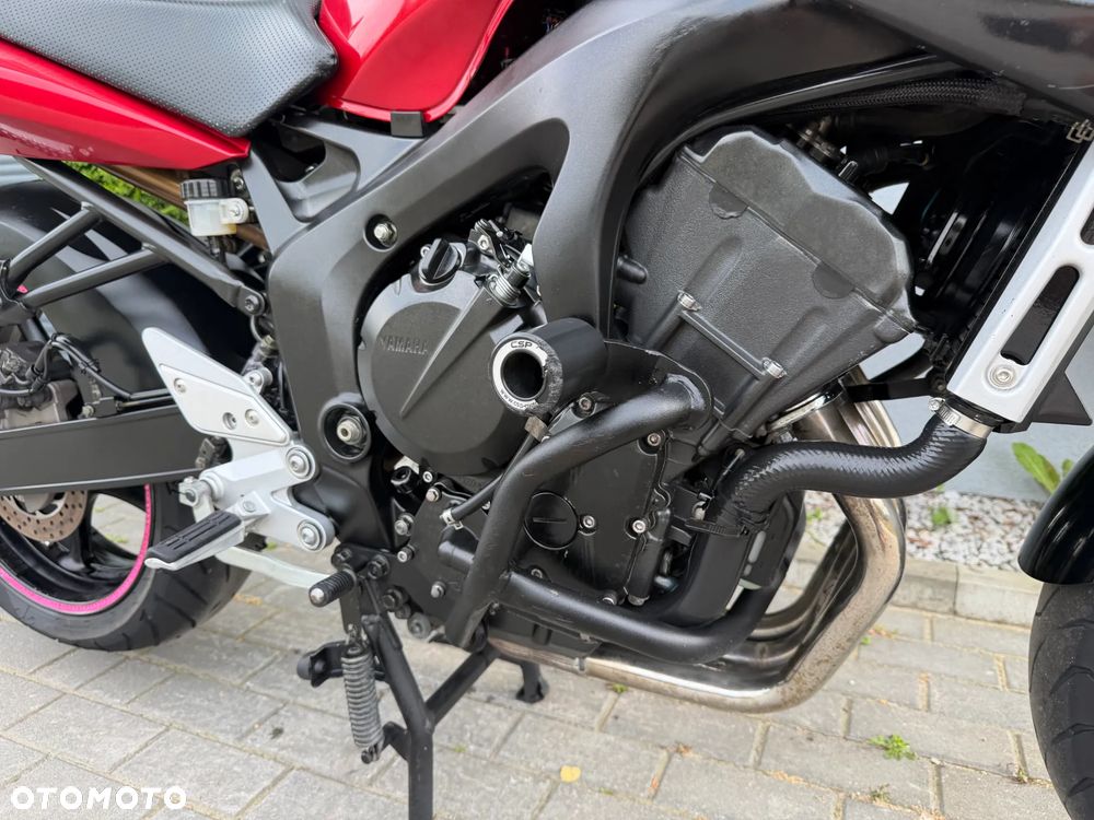 Yamaha FZ - 16