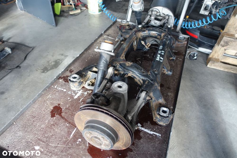 BMW X5 E70 ZAWIESZENIE TYLNE BELKA TYLNA KOMPLETNA 4.8 benzyna - 3