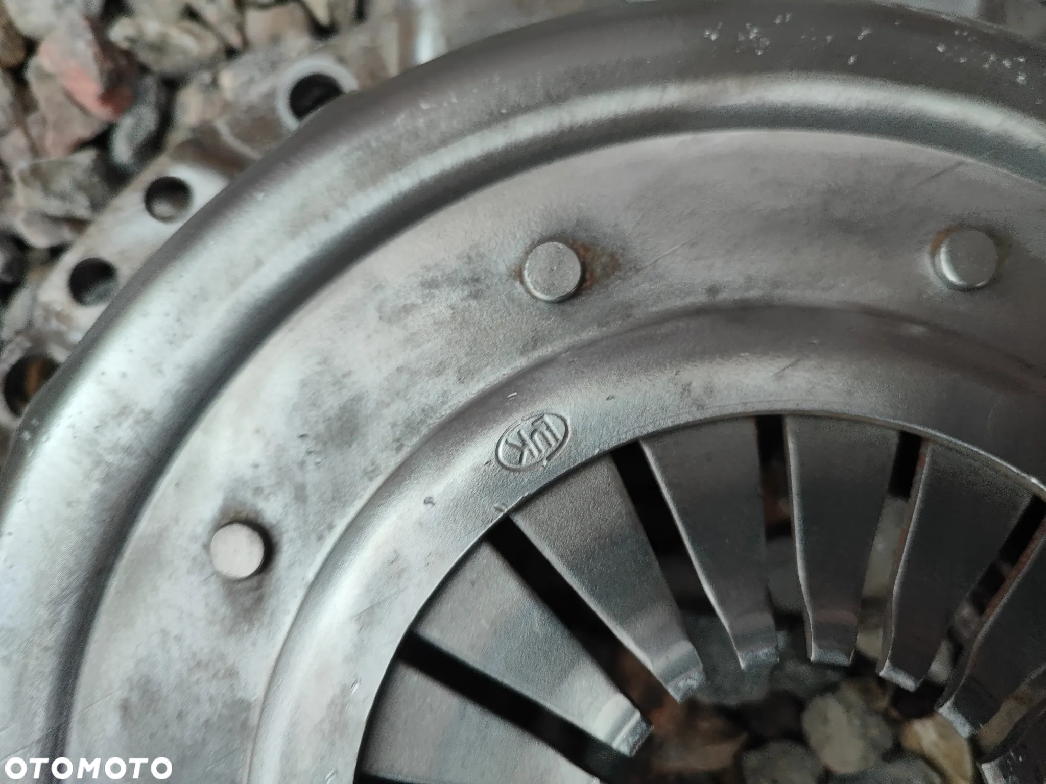 BMW E30 / E34 / E36 ORYGINALNY KOMPLET SPRZĘGŁA + DOCISKI MARKI LUK DO SILNIKÓW GAMY M40 / M42 / M44 / M43 ( 1.6 / 1.8 / 1.8IS ) O NR. 21 21 1 223 218 / 21 21 1 223 017 / 21 21 1 223 569 / 21 21 1 223 096 OEM - 9