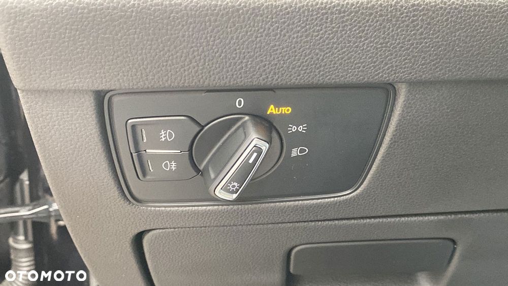 Volkswagen Passat - 25