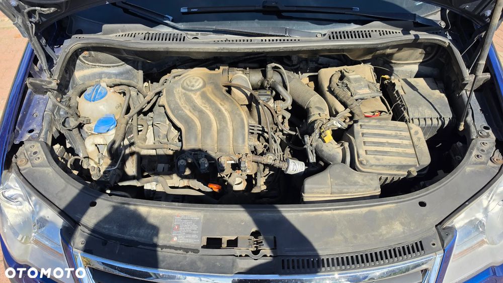 Volkswagen Touran 2.0 FSI Highline - 39
