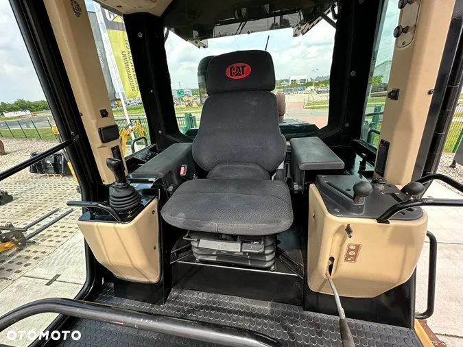 Caterpillar 973C - 30