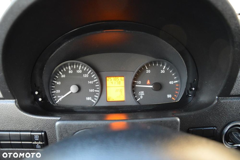Mercedes-Benz Sprinter - 18