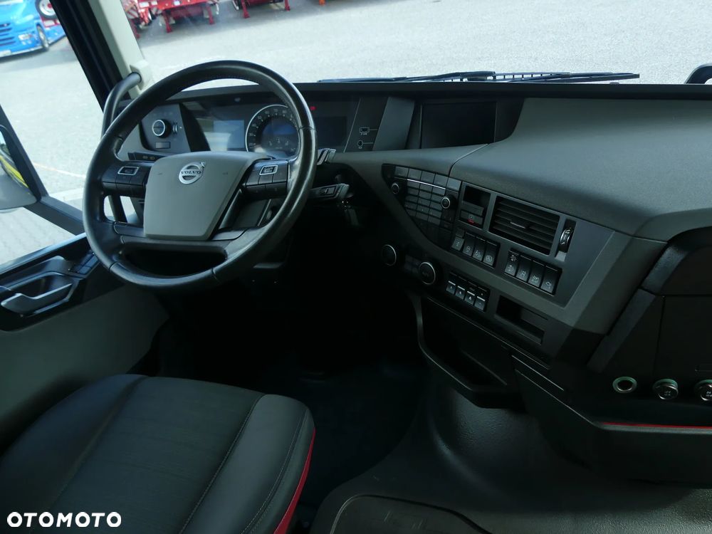 Volvo FH4 460 / EURO 6 / AUTOMAT / PEŁNY ADR / KLIMATYZACJA POSTOJOWA / - 30