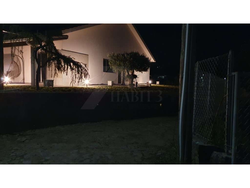 Moradia térrea em Mozelos - Grande imagem: 2/60