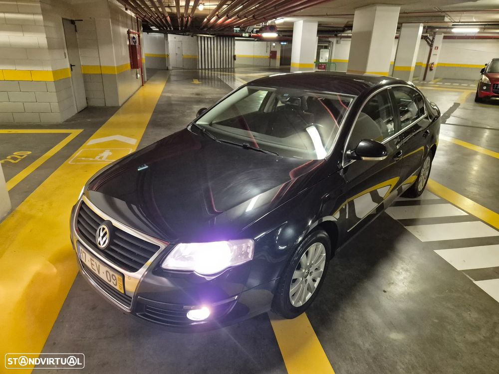VW Passat 2.0 TDI Confortline - 4