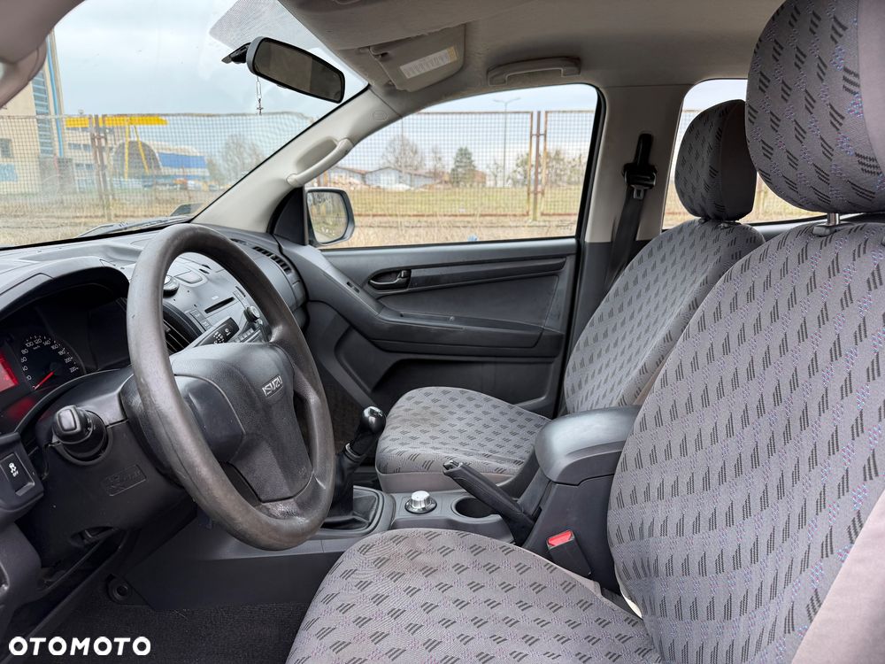 Isuzu D-Max 2.5 DC L - 17