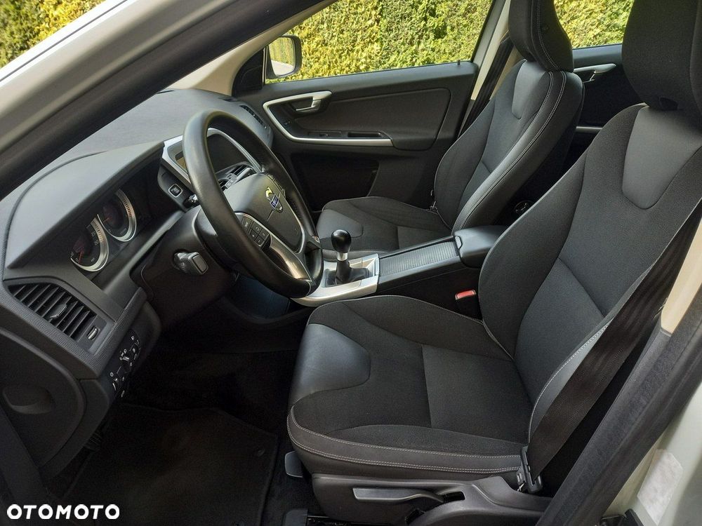 Volvo XC 60 DRIVe Momentum - 34