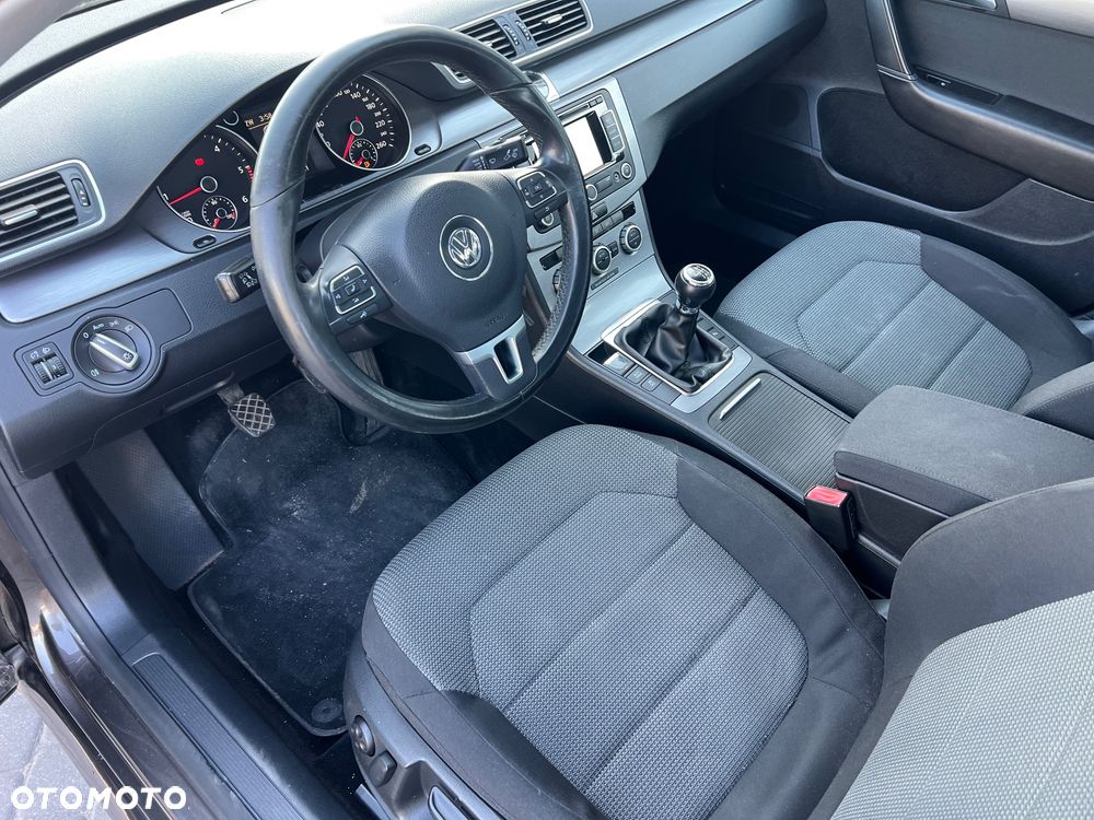 Volkswagen Passat 1.6 TDI BMT Comfortline - 13