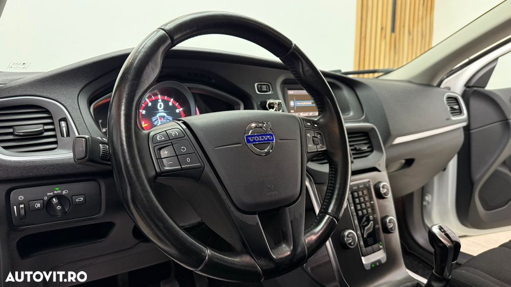 Volvo V40 T2 - 20