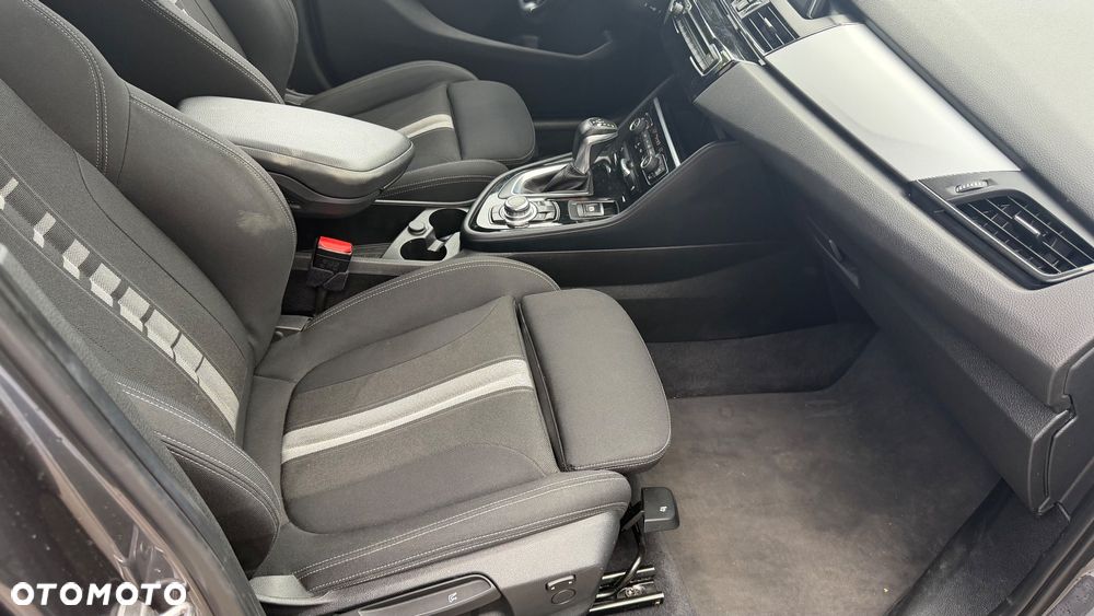 BMW Seria 2 218d Sport-Aut Sport Line - 9