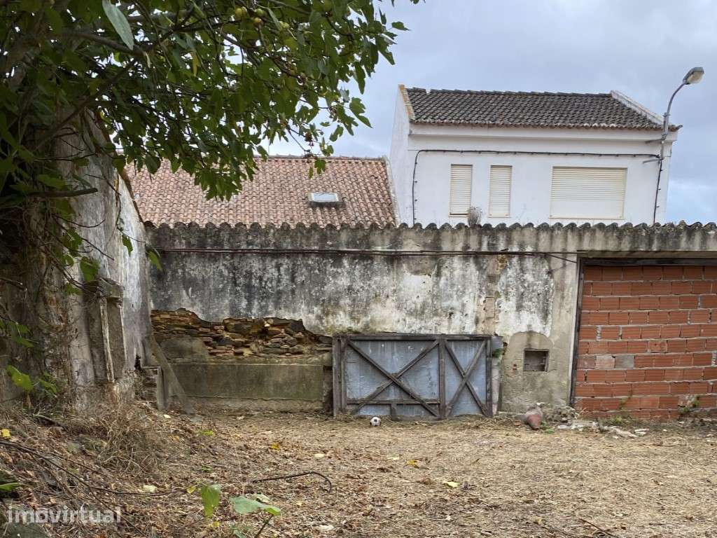 Moradia para Recuperar com Jardim no Centro de Grândola - Grande imagem: 4/34