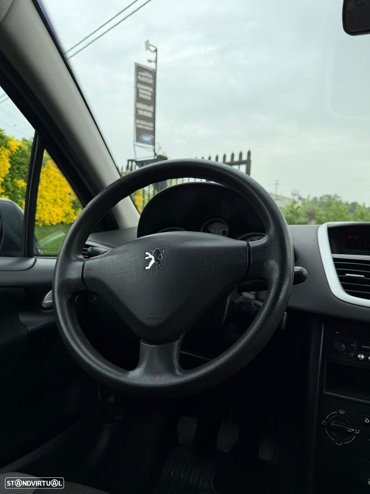 Peugeot 207 1.4 HDi Urban - 10