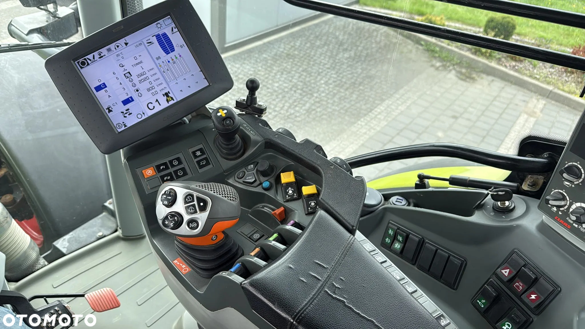 Claas ARION 650 CEBIS Hexashift - 7