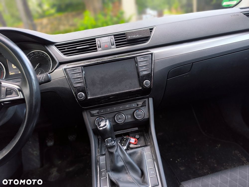 Skoda Superb 2.0 TDI L&K - 8