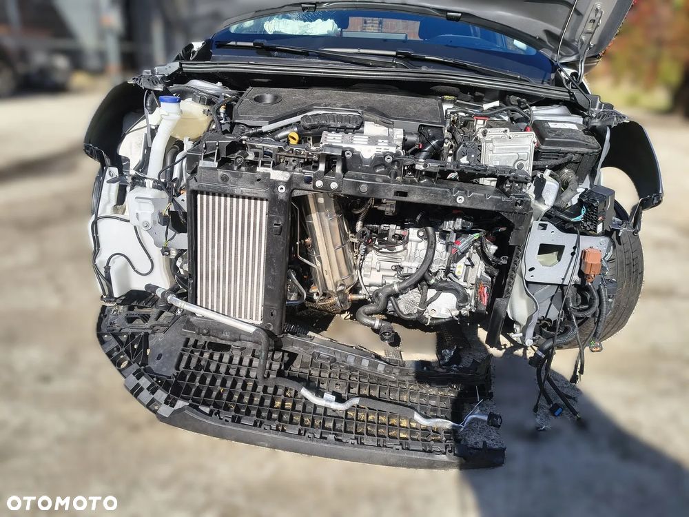 Peugeot 208 - 16