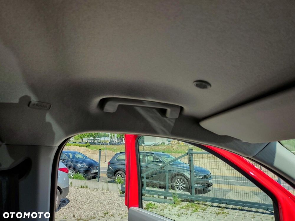 Volkswagen Caravelle 2,0 l TDI 150 KM / skrzynia biegów: 6-biegowa manualna rozstaw osi: 3500 mm - 32