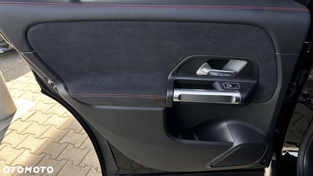 Mercedes-Benz GLB 200 AMG Line 7G-DCT - 26