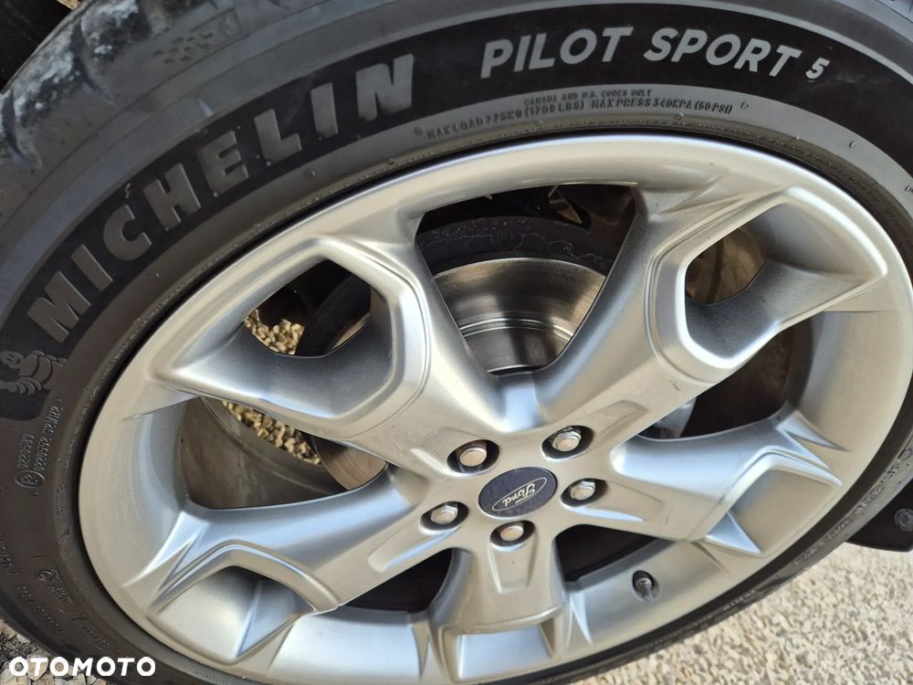 Ford Kuga 2.0 TDCi 2x4 Titanium - 28