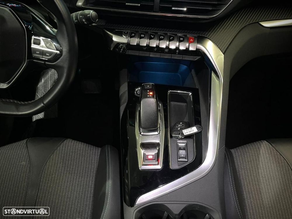 Peugeot 3008 1.6 Hybrid Allure Pack e-EAT8 - 19