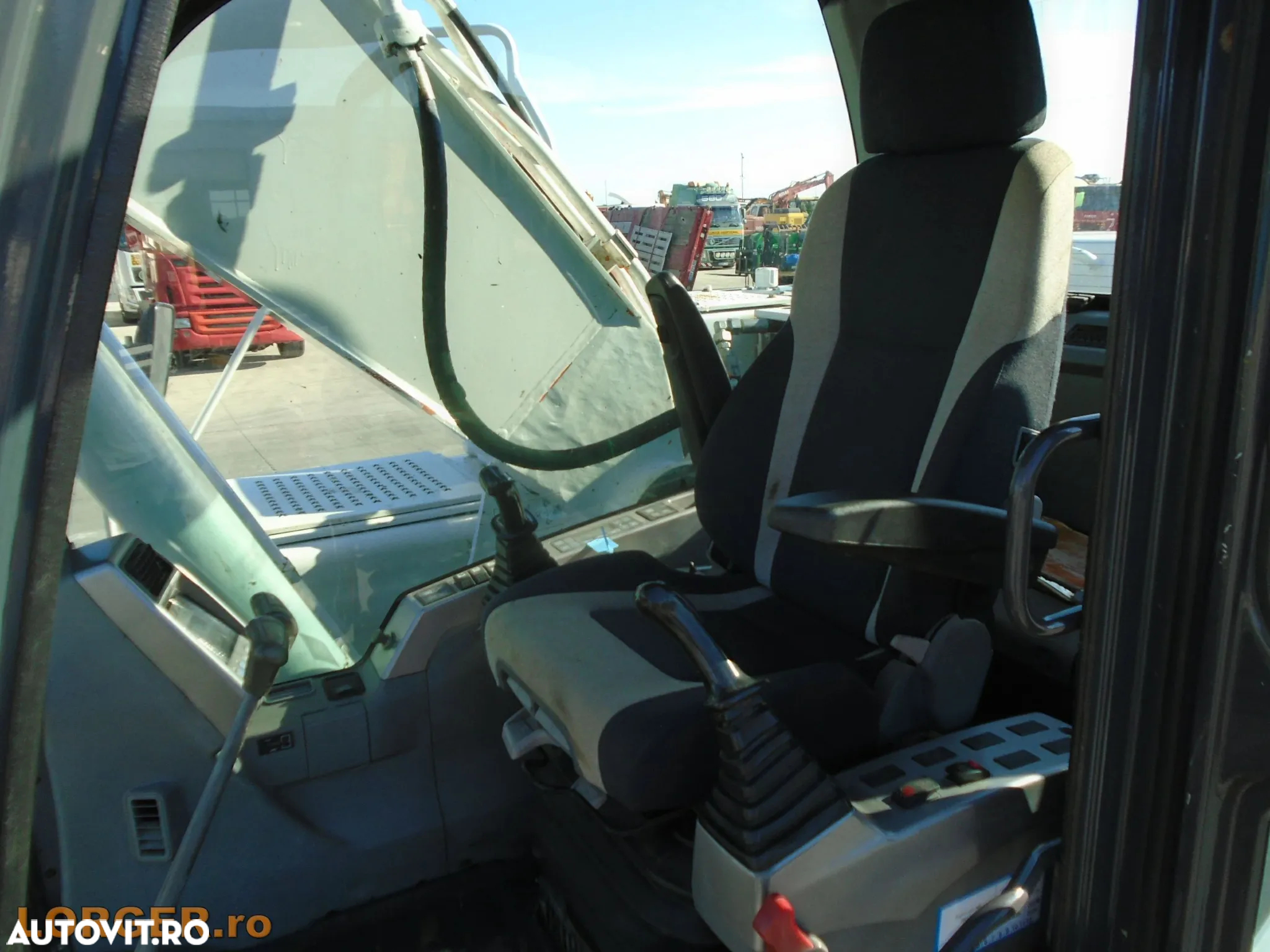 Doosan DX225LC - 11
