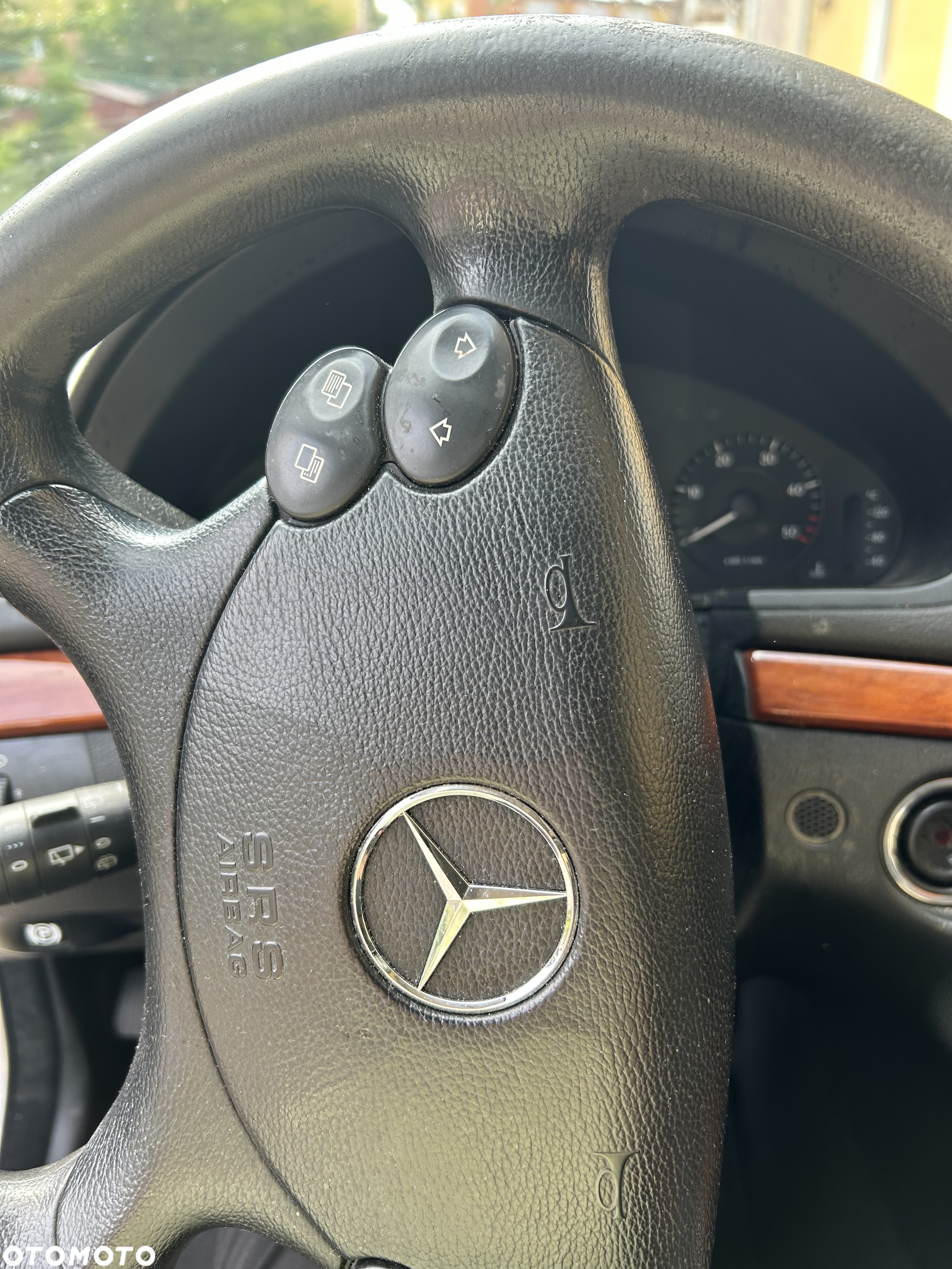 Mercedes-Benz Klasa E - 17