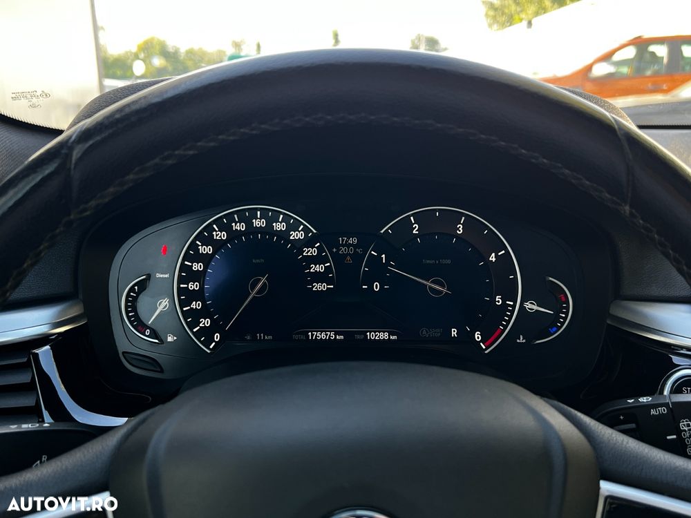BMW Seria 5 520d AT - 27
