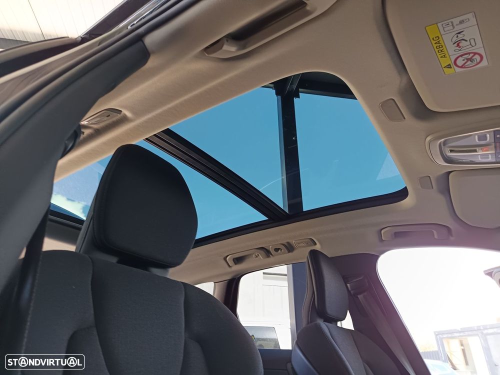 Volvo XC 60 2.0 B4 Momentum Plus Geartronic - 33