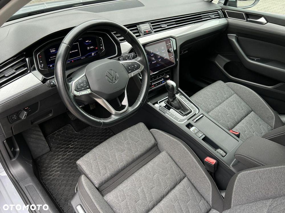 Volkswagen Passat - 8