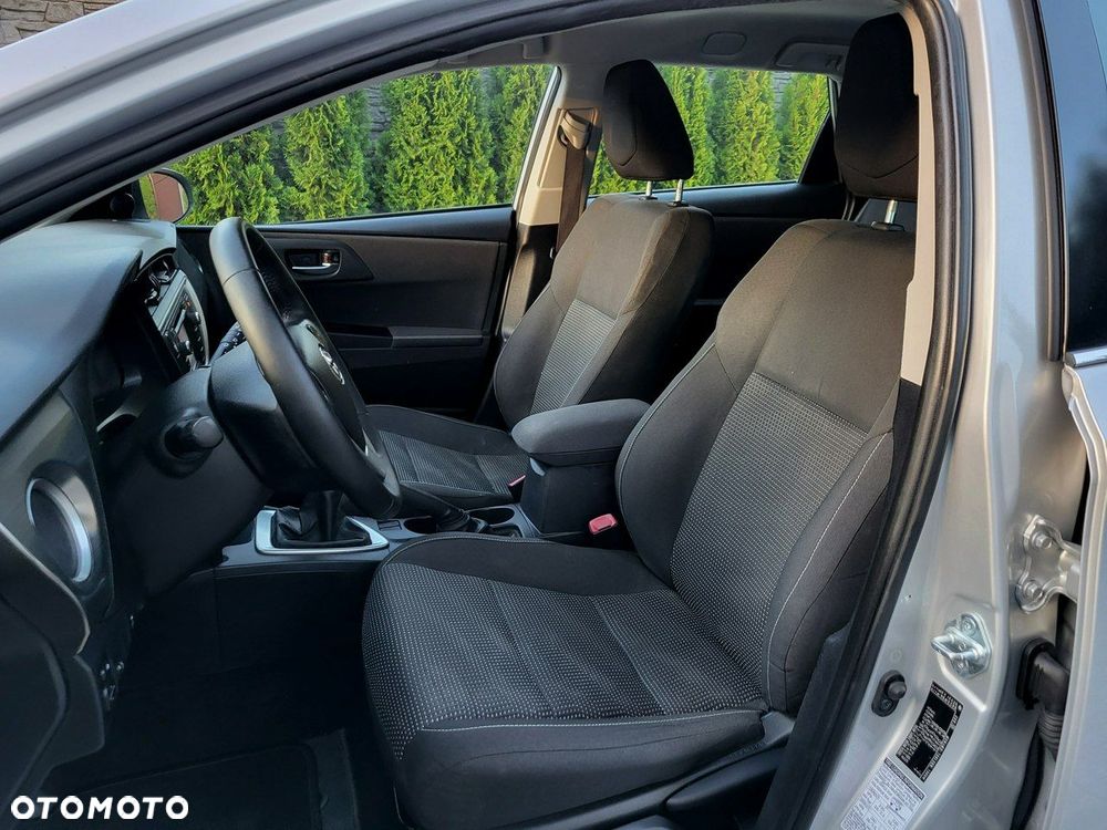 Toyota Auris - 11