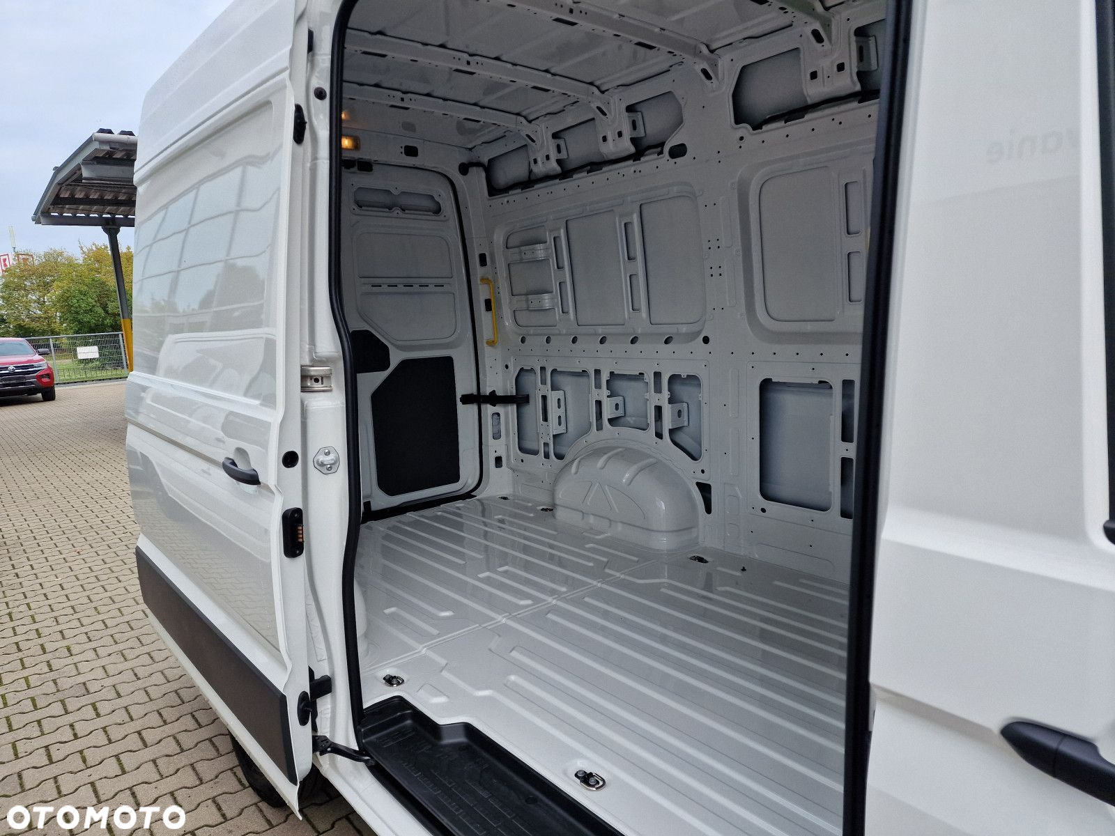 Volkswagen Crafter 35 Furgon 2.0 TDI - 9
