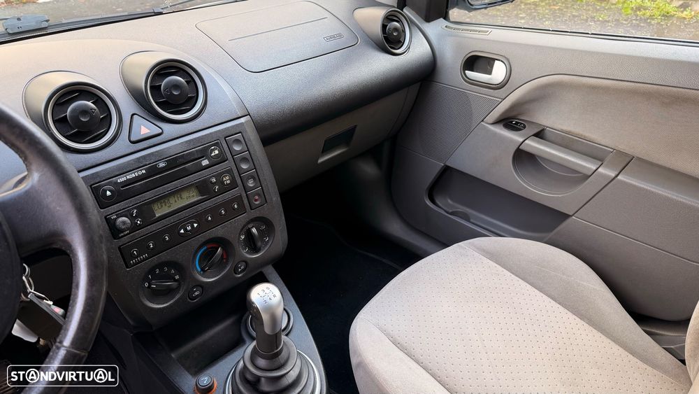 Ford Fiesta 1.25 Ambiente - 21