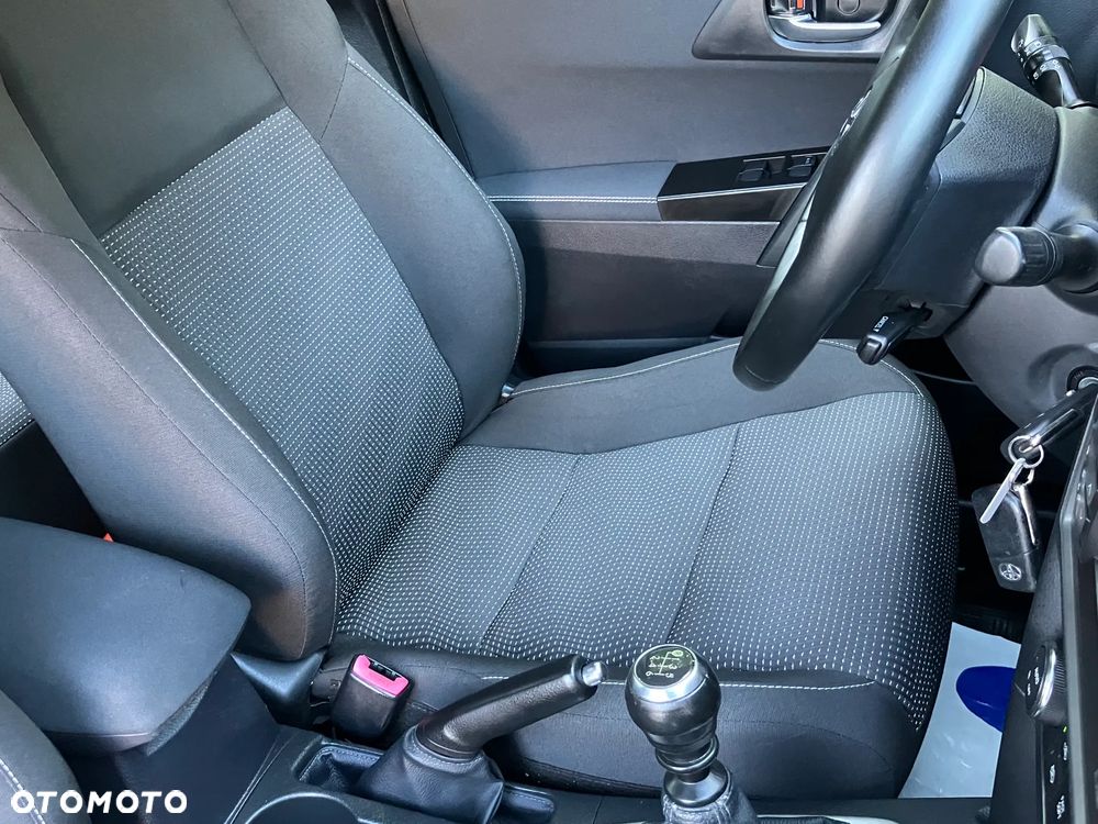 Toyota Auris 1.6 Prestige - 35