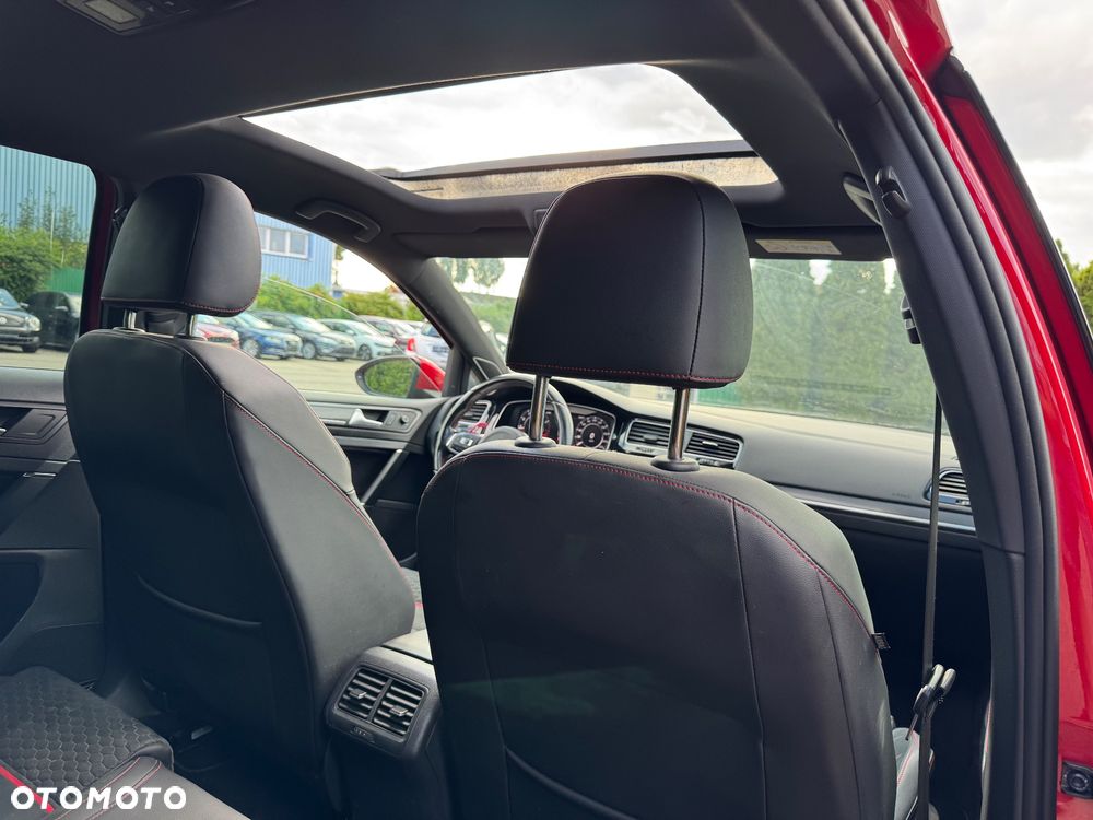 Volkswagen Golf GTI (BlueMotion Technology) DSG Performance - 21