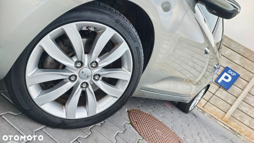 Kia Carens 1.6 GDI ISG Vision - 12