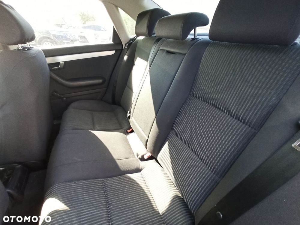 Audi A4 Limousine - 9