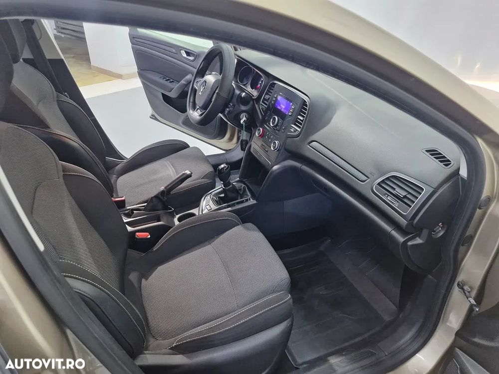Renault Megane TCe Business - 8