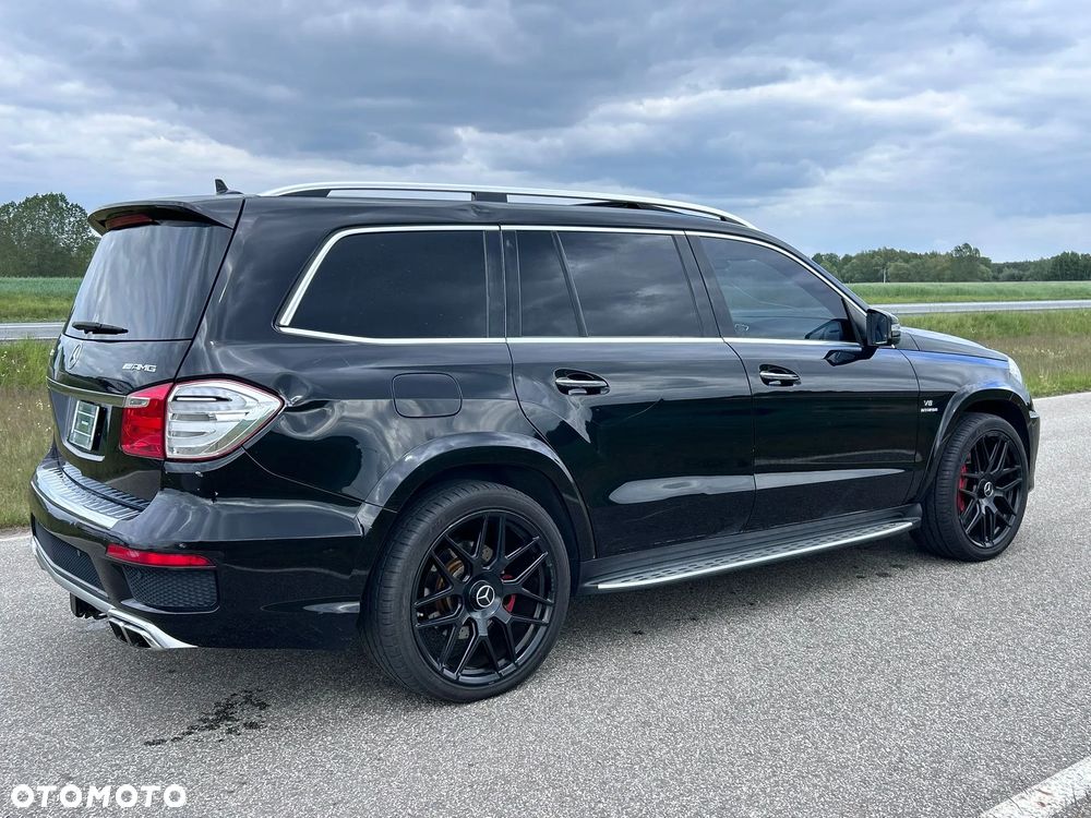 Mercedes-Benz GL 63 AMG - 10
