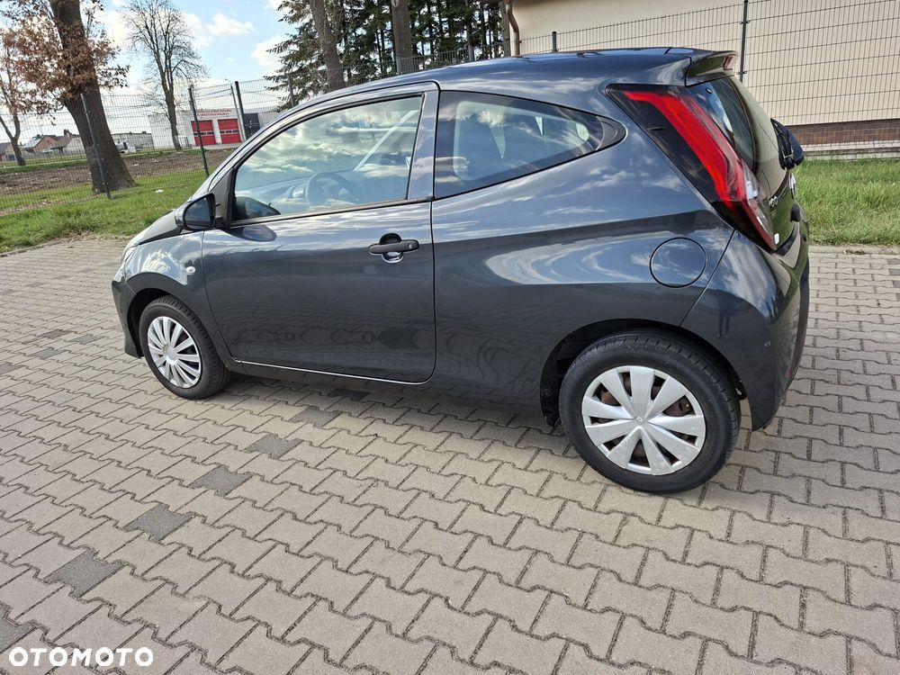 Toyota Aygo x-play club - 7