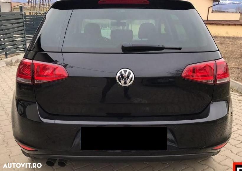 Volkswagen Golf - 2
