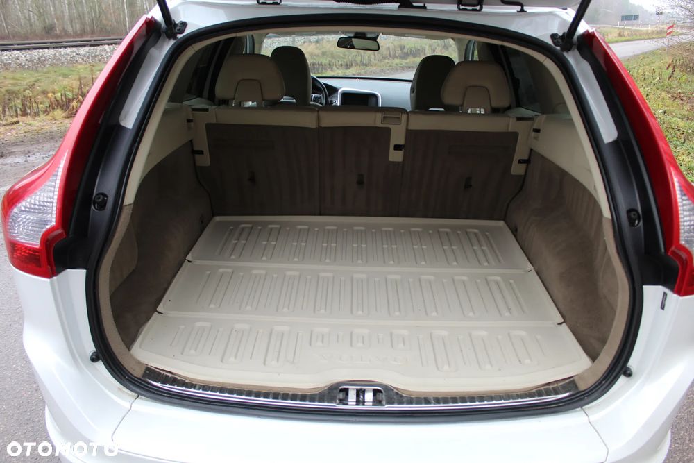 Volvo XC 60 T6 AWD Momentum - 16