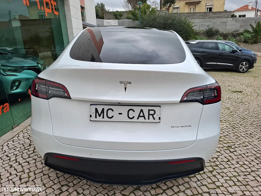 Tesla Model Y Long Range Dual Motor AWD - 5