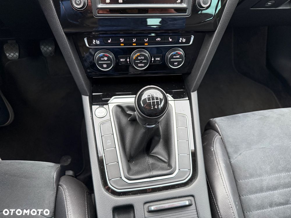 Volkswagen Passat 2.0 TDI BMT Comfortline - 22