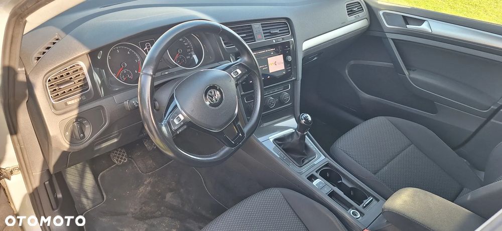 Volkswagen Golf - 9