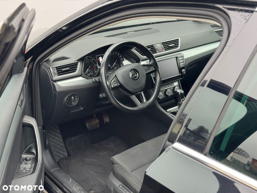 Skoda Superb 2.0 TDI DSG Premium Edition - 13