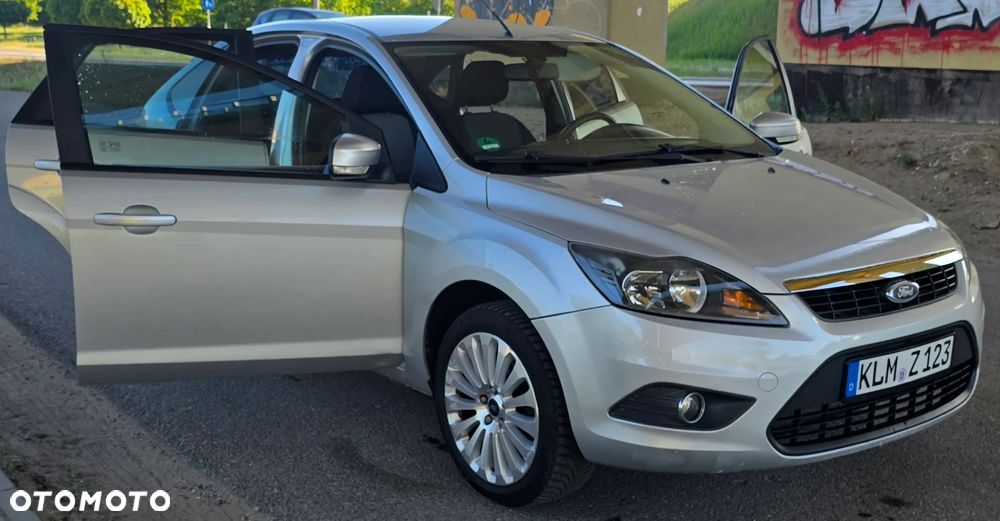 Ford Focus 1.6 Ti-VCT Sport - 11
