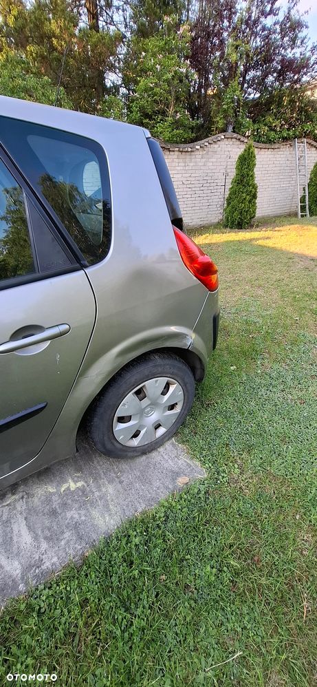 Renault Scenic 1.6 16V Confort Authentique - 7