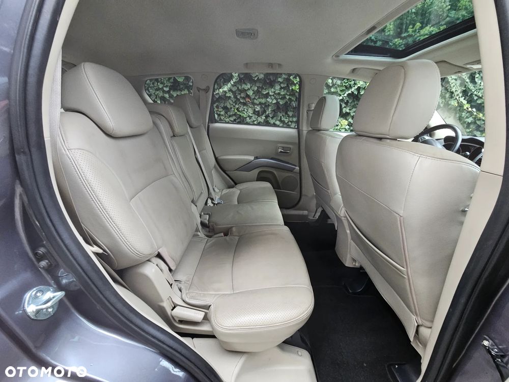 Mitsubishi Outlander 2.2 DI-D 4WD Intense - 23
