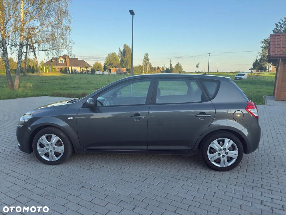 Kia Ceed 1.6 CRDi 90 ISG Vision - 5