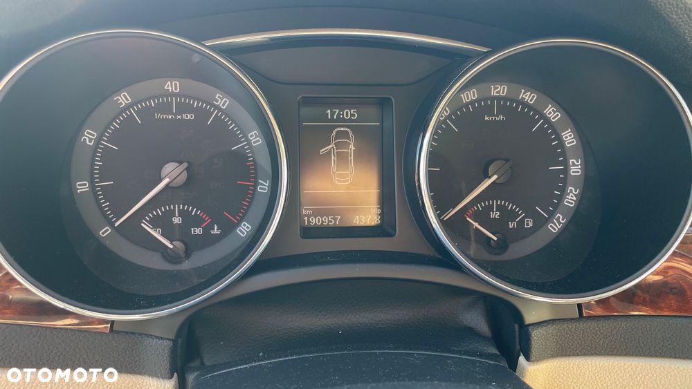 Skoda Superb 2.0 TSI Comfort DSG - 8